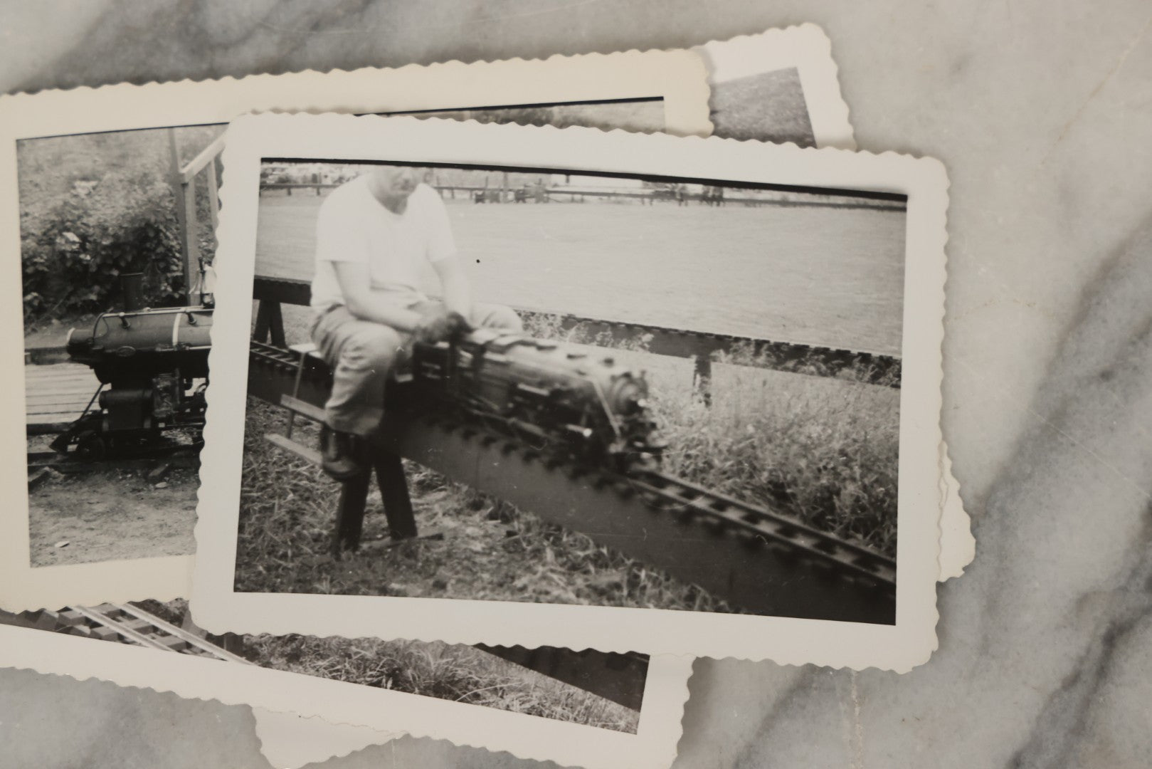 Lot 184 - Grouping Of 17 Vintage Snapshot Photographs Of New England Live Steamers Miniature Railroad Club Showing Men, Children, And Scale Trains, In Envelope As Found