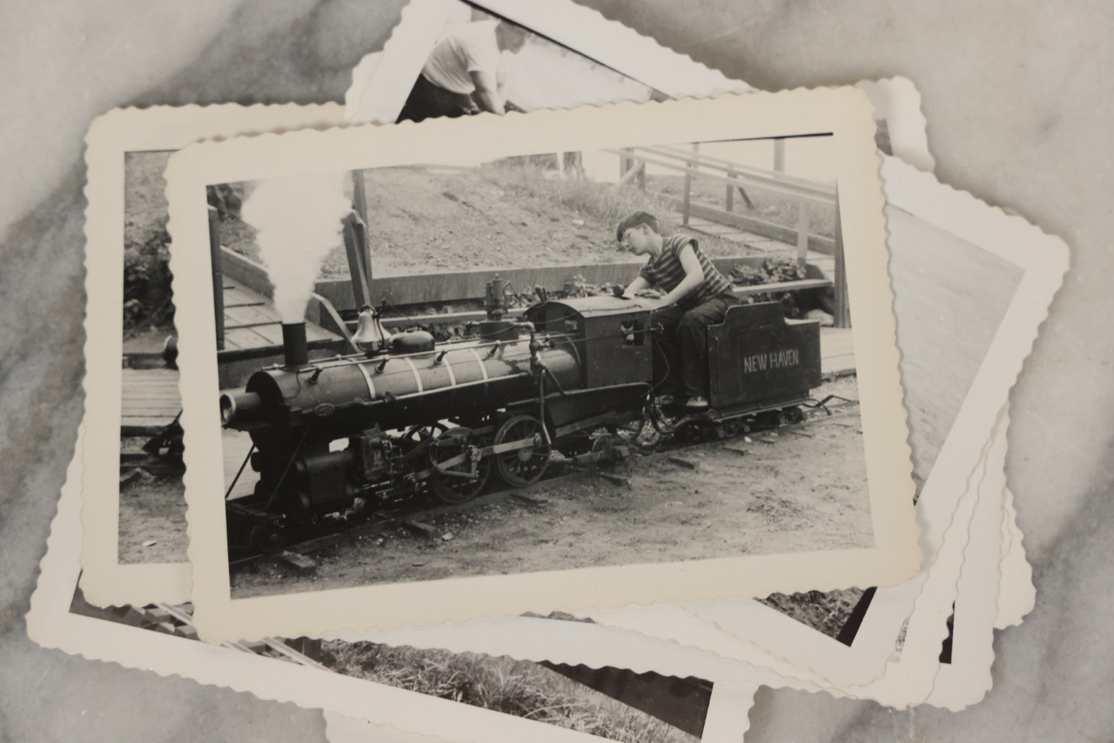 Lot 184 - Grouping Of 17 Vintage Snapshot Photographs Of New England Live Steamers Miniature Railroad Club Showing Men, Children, And Scale Trains, In Envelope As Found
