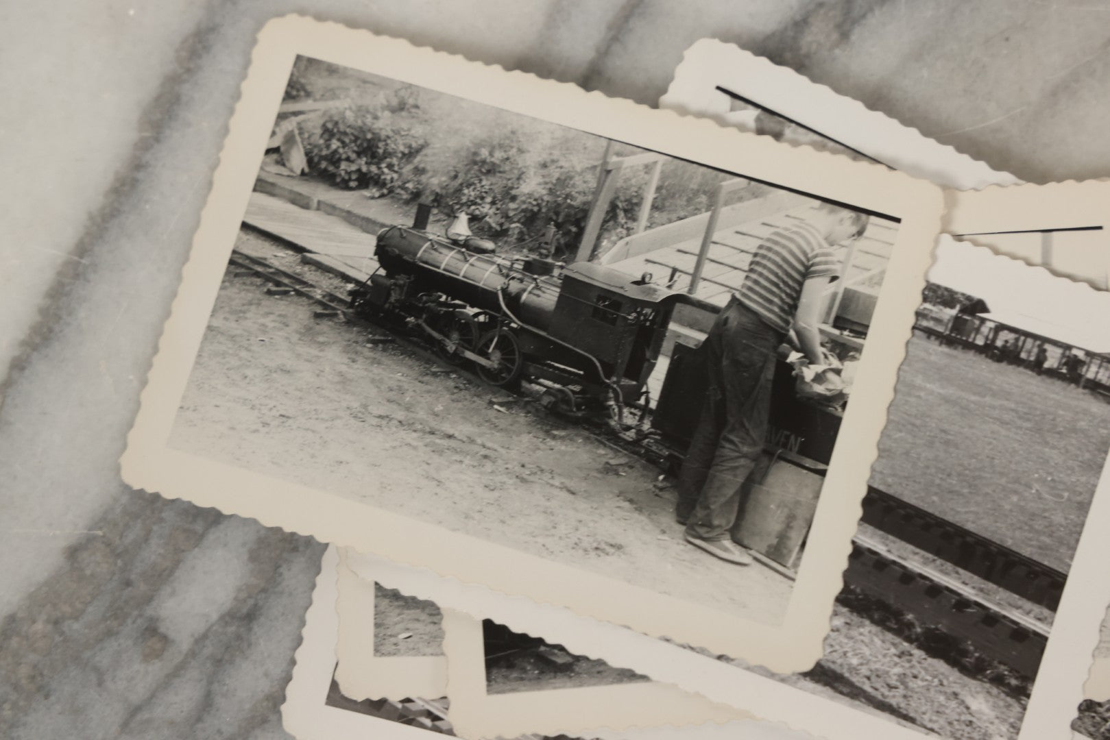 Lot 184 - Grouping Of 17 Vintage Snapshot Photographs Of New England Live Steamers Miniature Railroad Club Showing Men, Children, And Scale Trains, In Envelope As Found