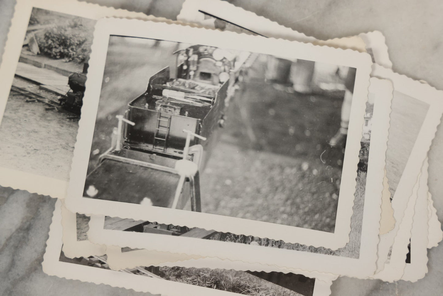 Lot 184 - Grouping Of 17 Vintage Snapshot Photographs Of New England Live Steamers Miniature Railroad Club Showing Men, Children, And Scale Trains, In Envelope As Found