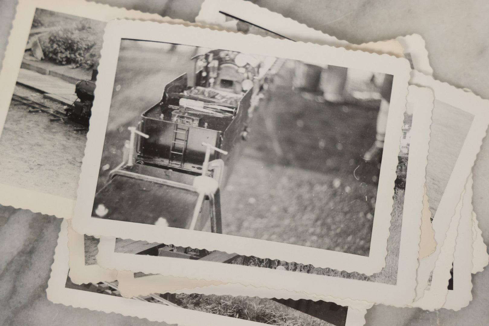 Lot 184 - Grouping Of 17 Vintage Snapshot Photographs Of New England Live Steamers Miniature Railroad Club Showing Men, Children, And Scale Trains, In Envelope As Found