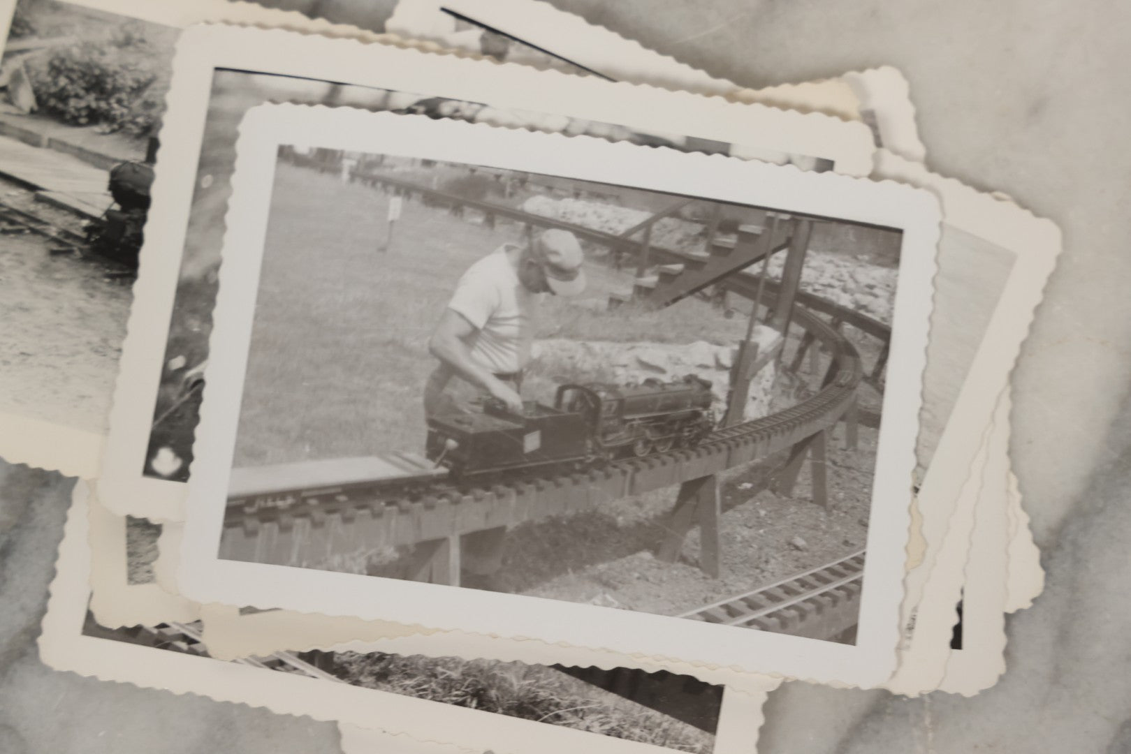 Lot 184 - Grouping Of 17 Vintage Snapshot Photographs Of New England Live Steamers Miniature Railroad Club Showing Men, Children, And Scale Trains, In Envelope As Found