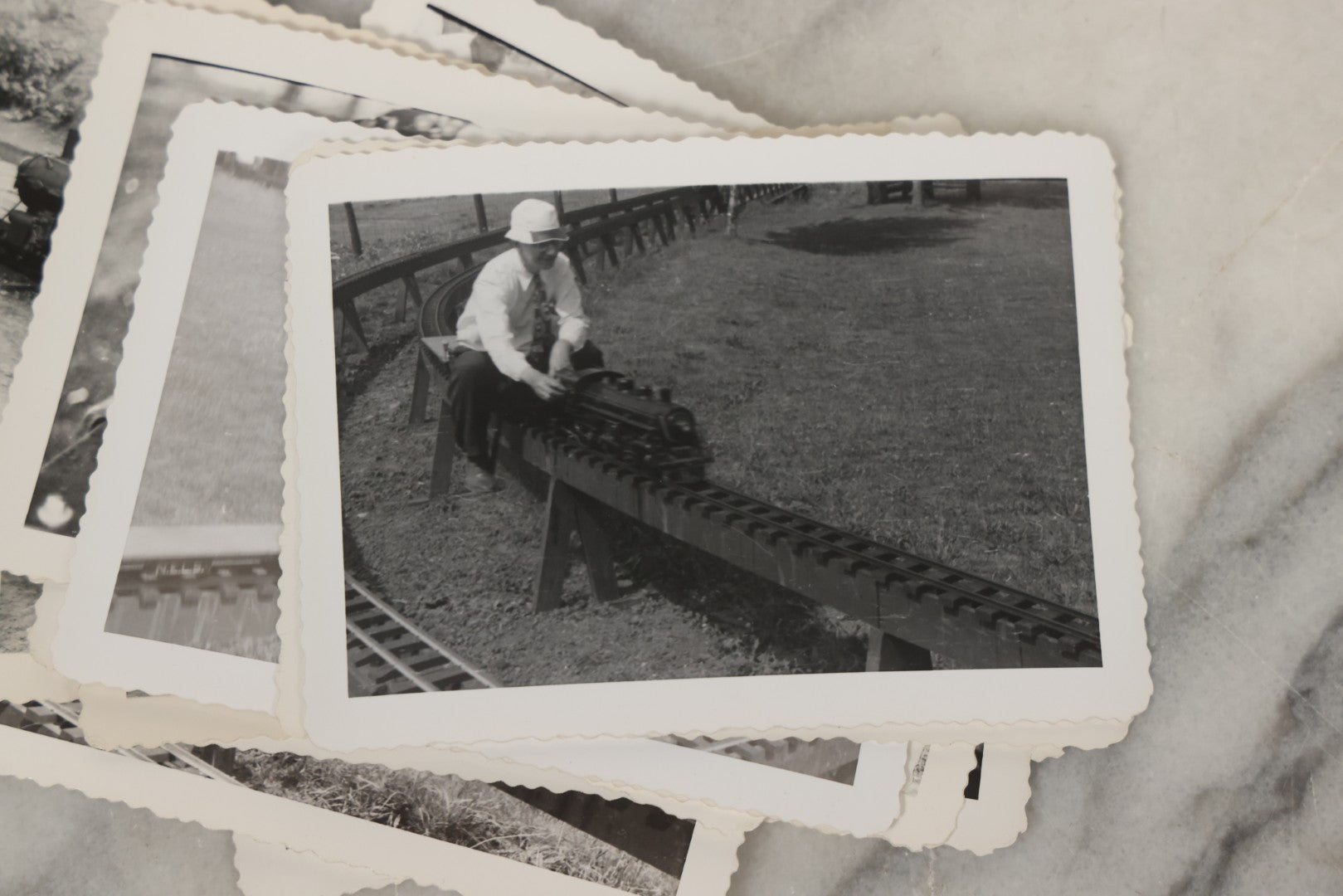 Lot 184 - Grouping Of 17 Vintage Snapshot Photographs Of New England Live Steamers Miniature Railroad Club Showing Men, Children, And Scale Trains, In Envelope As Found