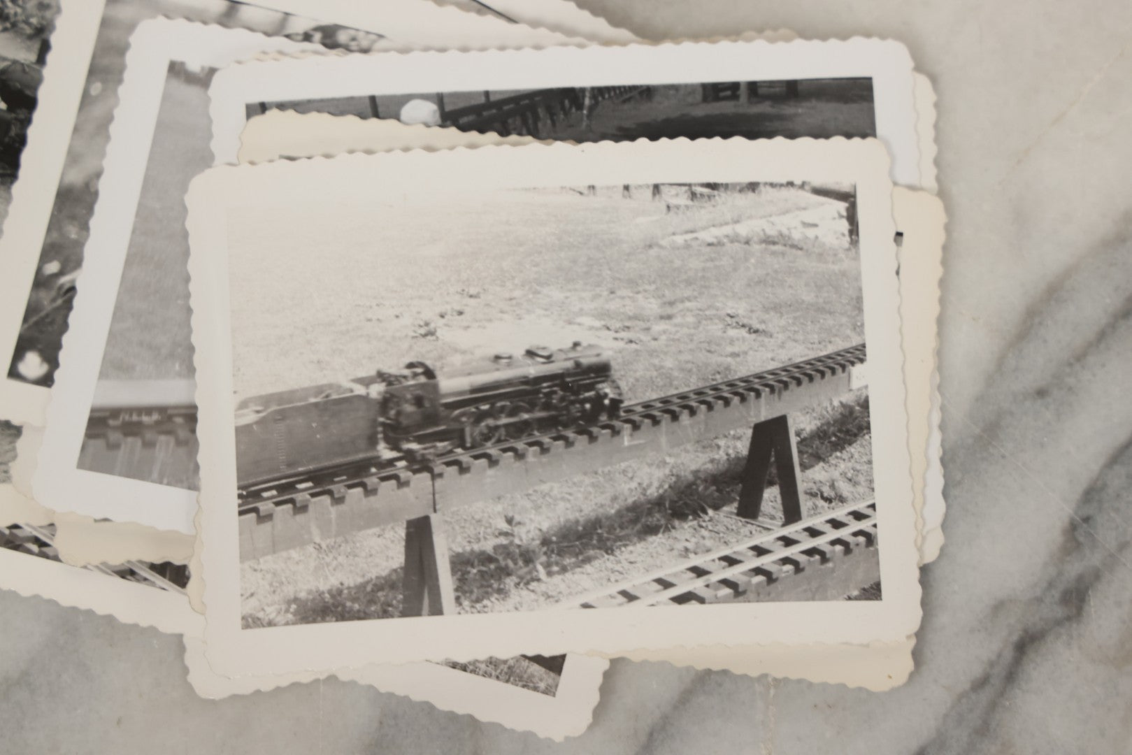 Lot 184 - Grouping Of 17 Vintage Snapshot Photographs Of New England Live Steamers Miniature Railroad Club Showing Men, Children, And Scale Trains, In Envelope As Found