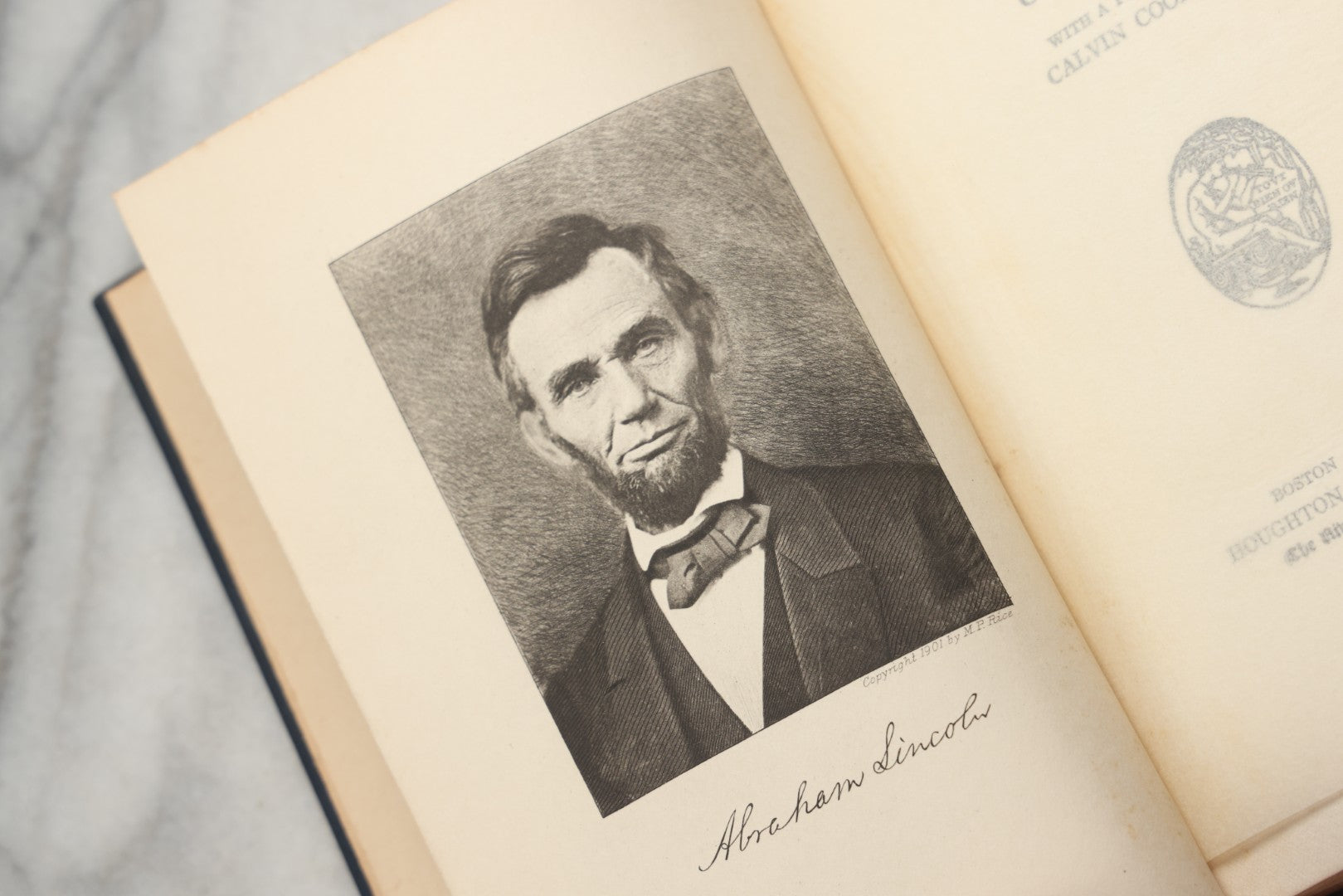 Lot 299 - "Abraham Lincoln, An Essay" Antique Biography Book By Carl Schurz, With Preface By Calvin Coolidge, Published By Houghton Mifflin Company, Boston And New York, 1920