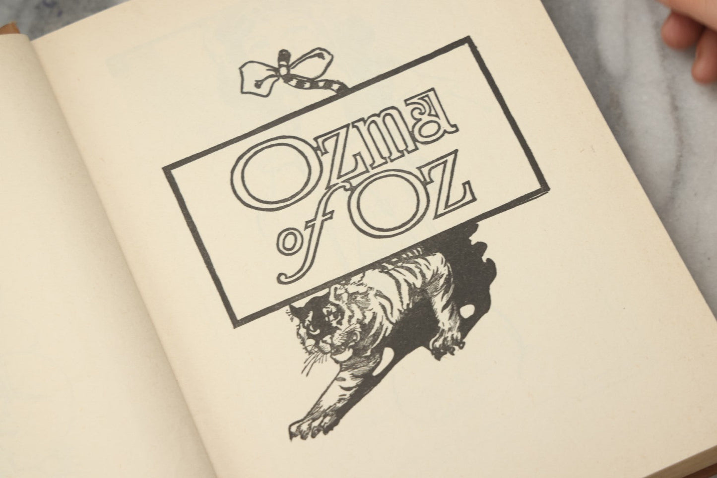 Lot 317 - "Ozma Of Oz" Antique Illustrated Fantasy Book By L. Frank Baum, Illustrated By John R. Neill, Published By The Reilly & Lee Co., Chicago, 1907