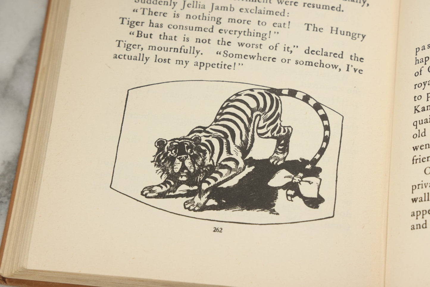 Lot 317 - "Ozma Of Oz" Antique Illustrated Fantasy Book By L. Frank Baum, Illustrated By John R. Neill, Published By The Reilly & Lee Co., Chicago, 1907