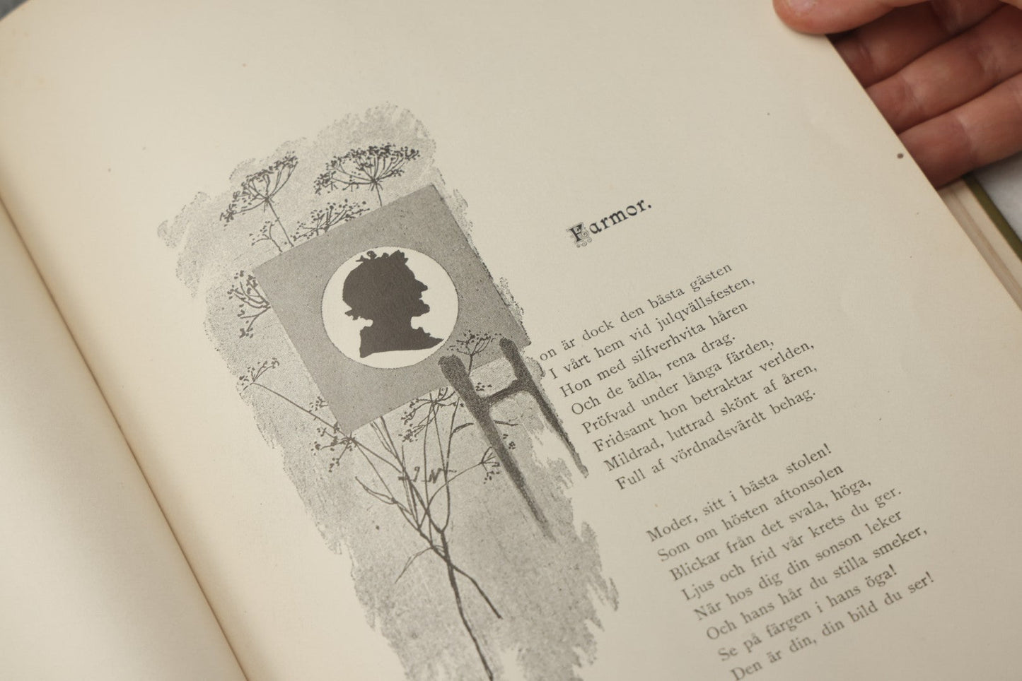 Lot 322 - "Vid Juletid" Antique Swedish Illustrated Christmas Poetry Book By C. D. Af Wirsén, Illustrated By Jenny Nyström, Published By The Engberg-Holmberg Publishing Co., Chicago, Undated, With Gilt And Silver Cover Designs Featuring Three Wise Men