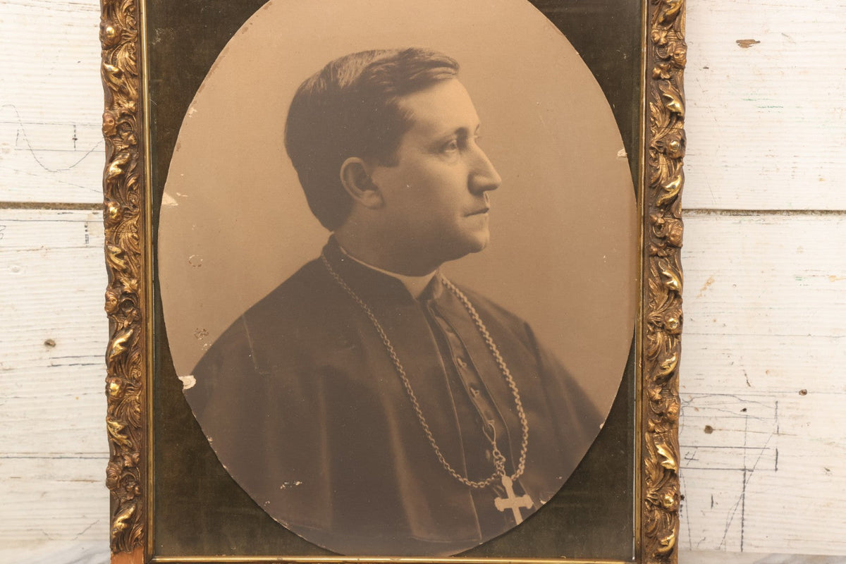 Priest Frame Lot 103 - Antique Oval Black And White Photograph Of Priest In Vestmen ...