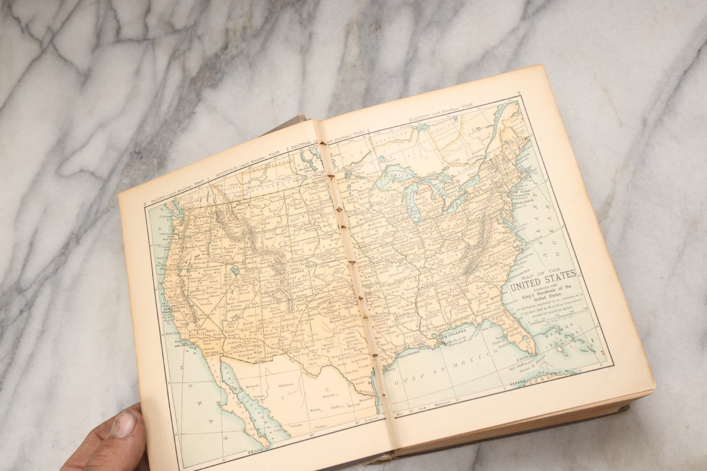 Lot 230 - "King's Handbook Of The United States" Antique Illustrated Guide Edited By Moses King, Text By M. F. Sweetser, Moses King Corporation, Buffalo, New York, 1891