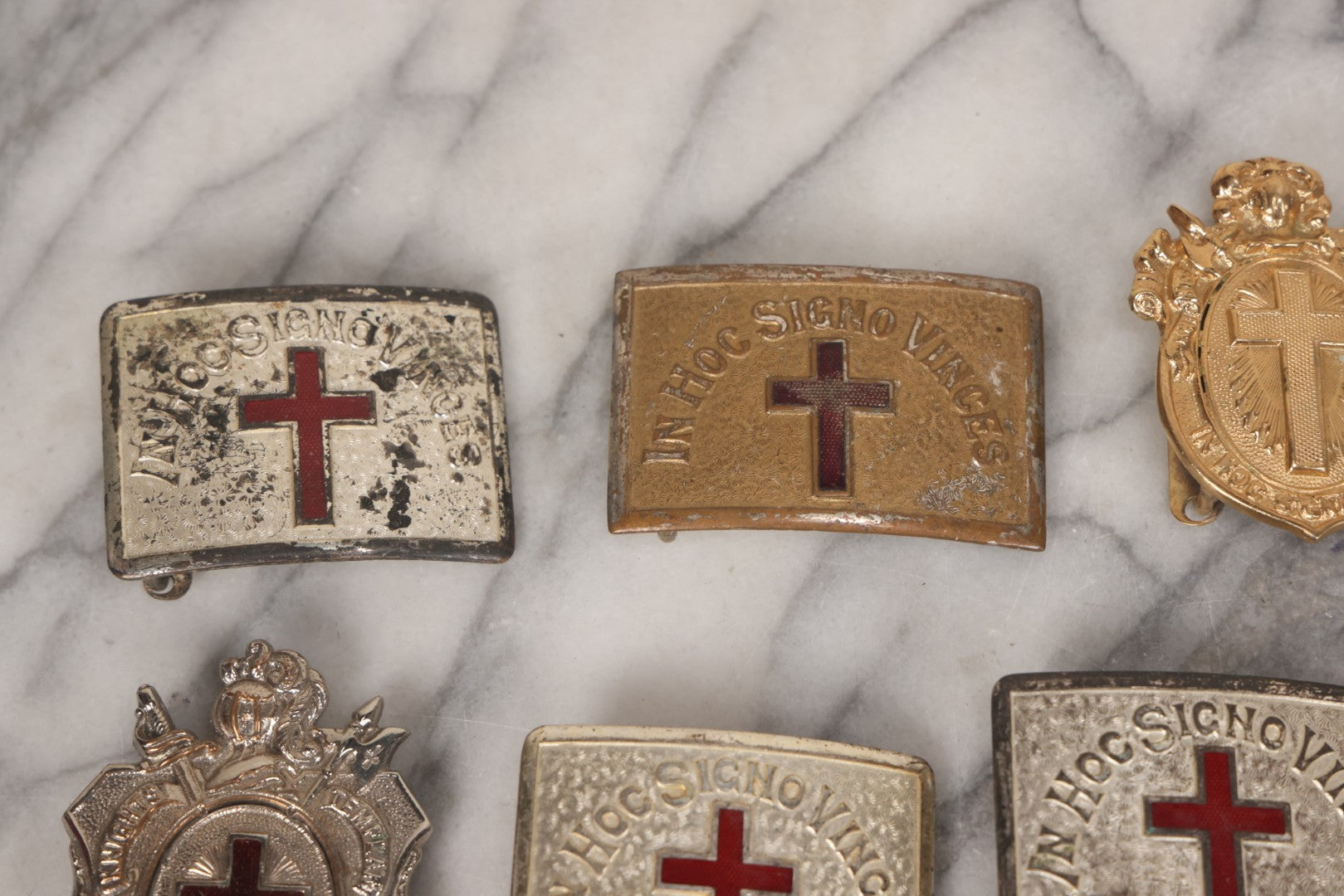 Lot 110 - Grouping Of 22 Vintage And Antique Knights Templar Masonic Belt Buckles With Red Cross And Motto "In Hoc Signo Vinces" ("In This Sign You Shall Conquer")