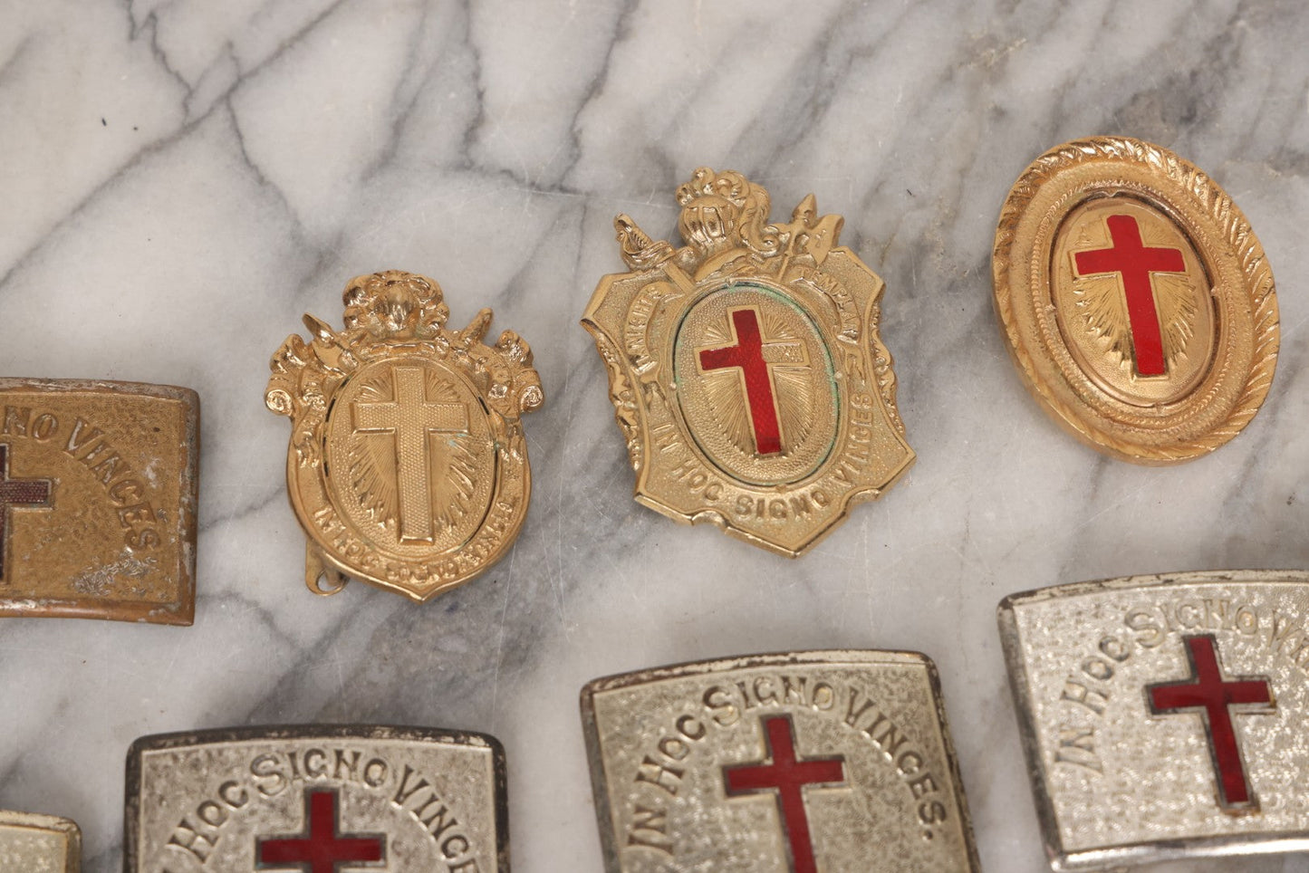Lot 110 - Grouping Of 22 Vintage And Antique Knights Templar Masonic Belt Buckles With Red Cross And Motto "In Hoc Signo Vinces" ("In This Sign You Shall Conquer")