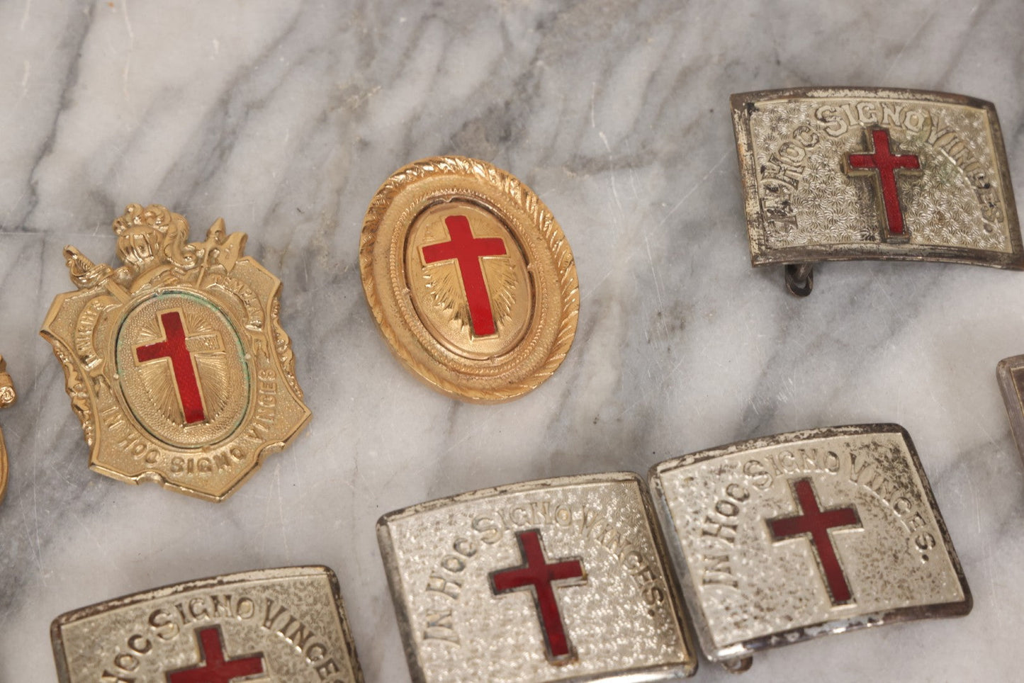 Lot 110 - Grouping Of 22 Vintage And Antique Knights Templar Masonic Belt Buckles With Red Cross And Motto "In Hoc Signo Vinces" ("In This Sign You Shall Conquer")