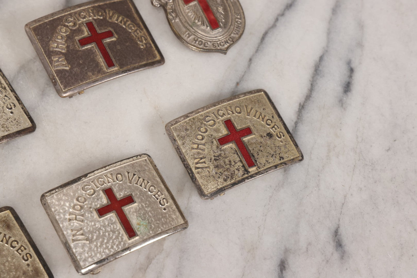 Lot 110 - Grouping Of 22 Vintage And Antique Knights Templar Masonic Belt Buckles With Red Cross And Motto "In Hoc Signo Vinces" ("In This Sign You Shall Conquer")