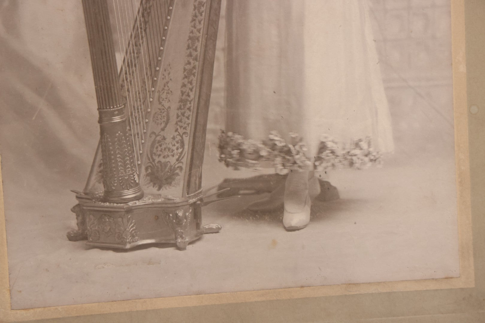 Lot 154 - Antique Boarded Photograph Of Young Girl In White Dress Playing Ornate Harp, Photographed By Belsmith, Cincinnati, Ohio