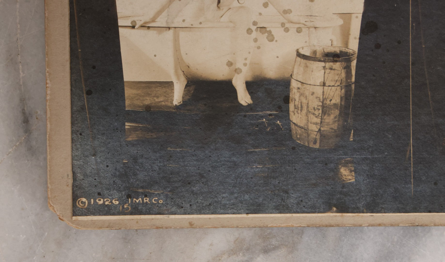 Lot 158 - Pair Of Vintage Risqué Stereograph Photo Cards Depicting Nude Woman In Bath Tub And Posing With Towel, Copyright 1926 By I.M.R. Co. 