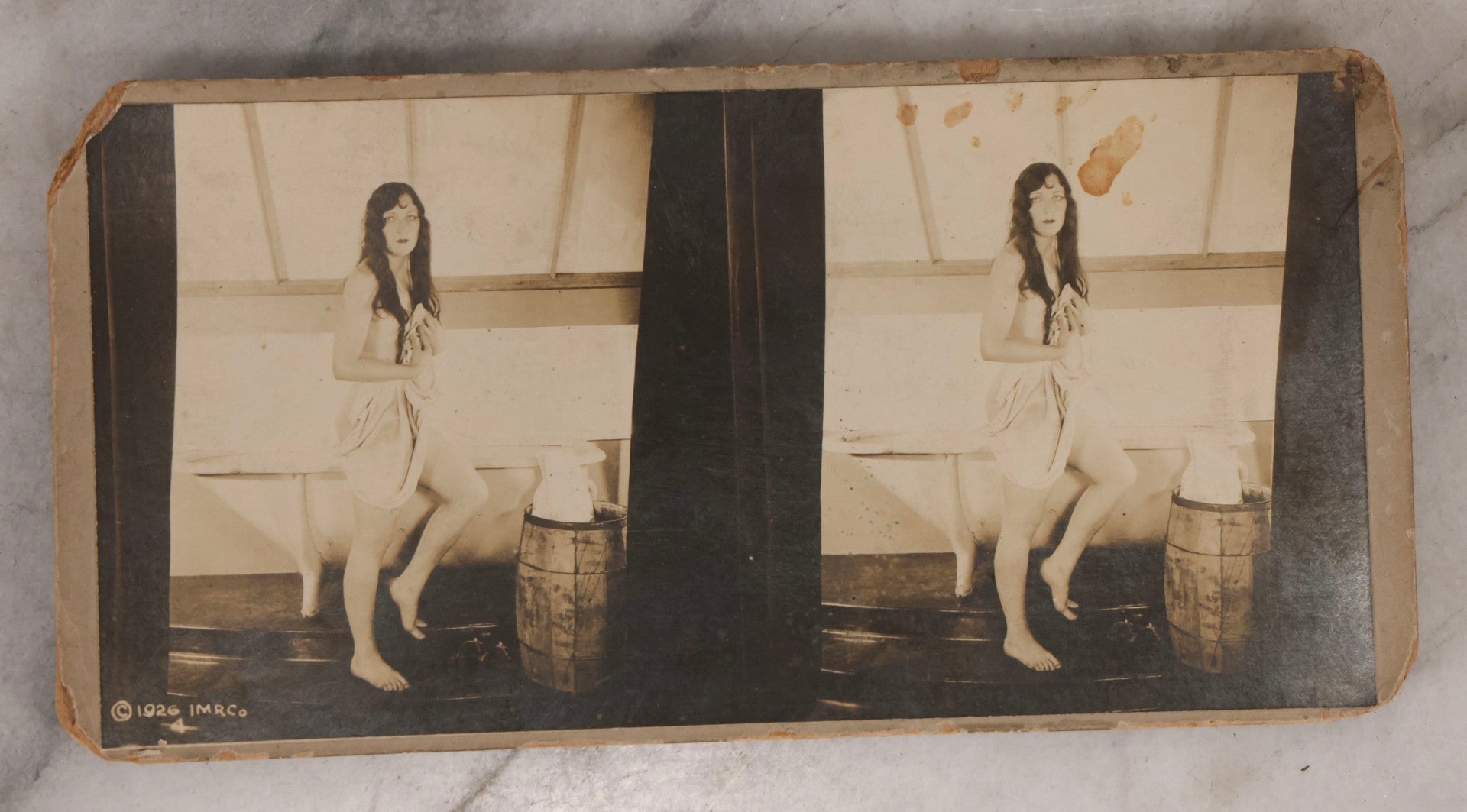 Lot 158 - Pair Of Vintage Risqué Stereograph Photo Cards Depicting Nude Woman In Bath Tub And Posing With Towel, Copyright 1926 By I.M.R. Co. 