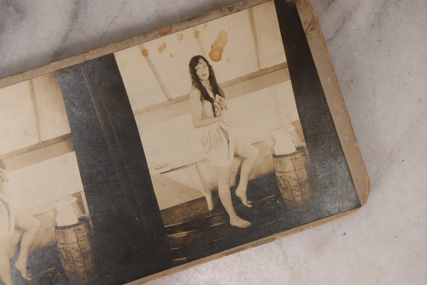 Lot 158 - Pair Of Vintage Risqué Stereograph Photo Cards Depicting Nude Woman In Bath Tub And Posing With Towel, Copyright 1926 By I.M.R. Co. 