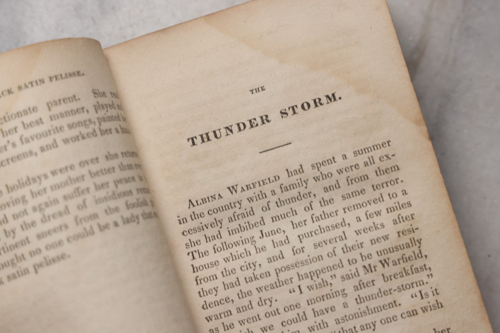 Lot 214 - "The Mirror; Or, Eighteen Juvenile Tales And Dialogues" Antique Children's Book By A Lady Of Philadelphia, Published By Munroe And Francis, Boston, 1828