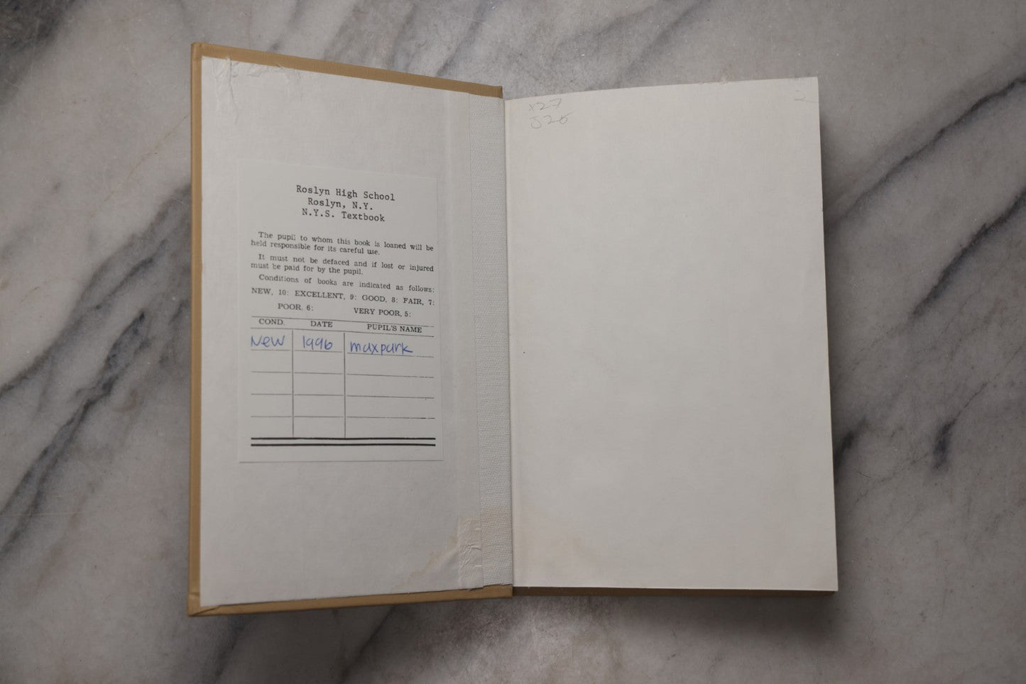 Lot 218 - “Slaughterhouse-Five; Or, The Children's Crusade: A Duty-Dance With Death” Vintage Ex-Lib High School Textbook By Kurt Vonnegut Jr., Dell Publishing, New York