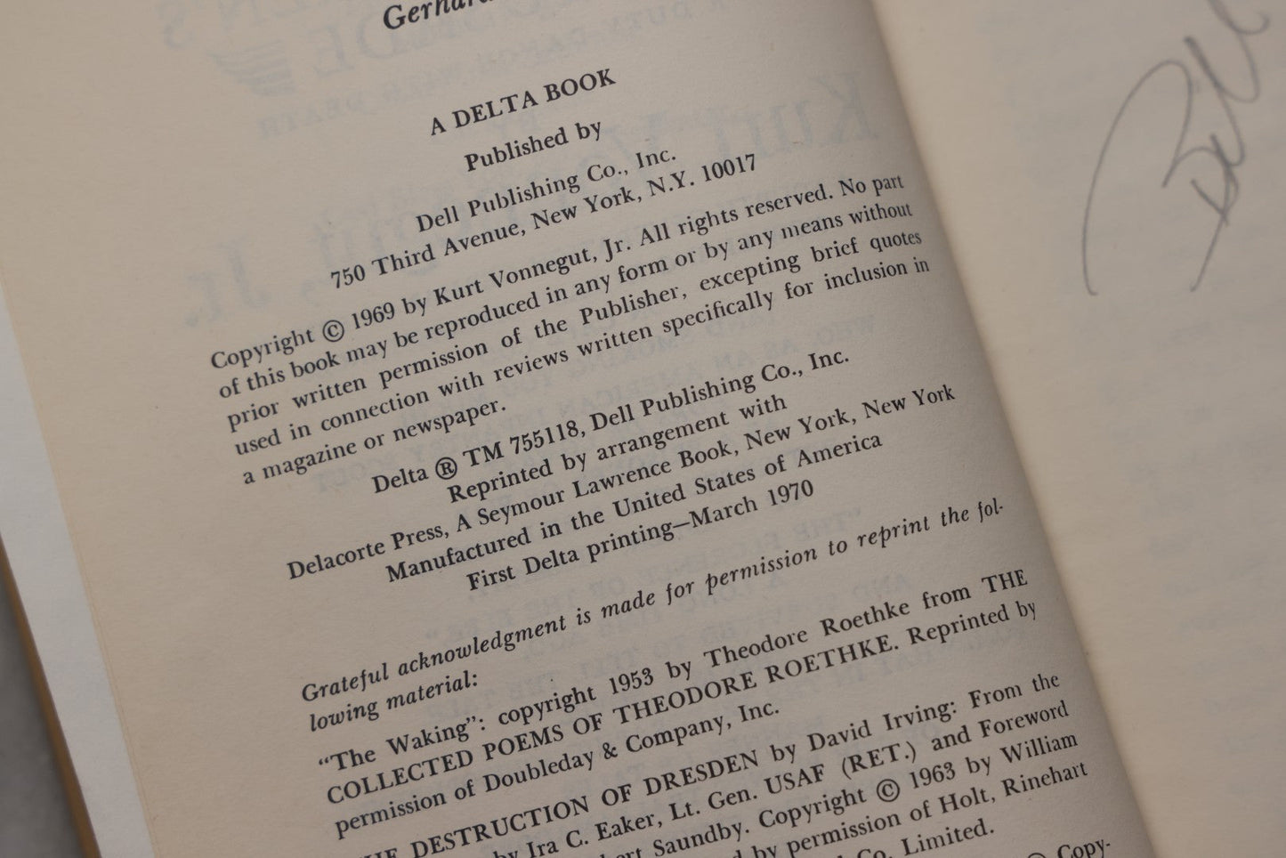 Lot 218 - “Slaughterhouse-Five; Or, The Children's Crusade: A Duty-Dance With Death” Vintage Ex-Lib High School Textbook By Kurt Vonnegut Jr., Dell Publishing, New York