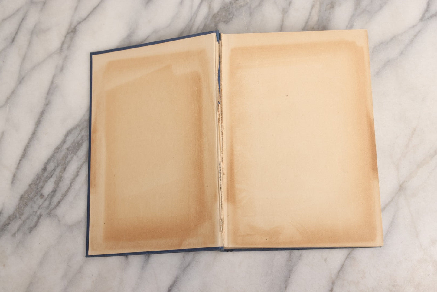 Lot 029 - "America's Part In The World War" Antique WWI History Book By Richard J. Beamish And Francis A. March, Ph.D., With Introduction By General John J. Pershing, 1919