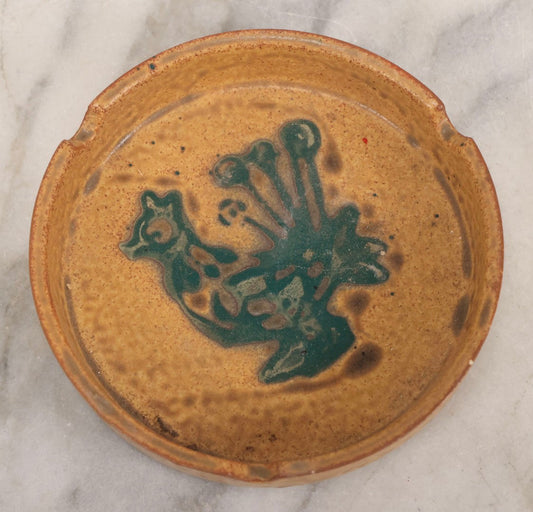 Lot 109 - Vintage Studio Pottery Ashtray With Stylized Chicken Motif And Speckled Glaze