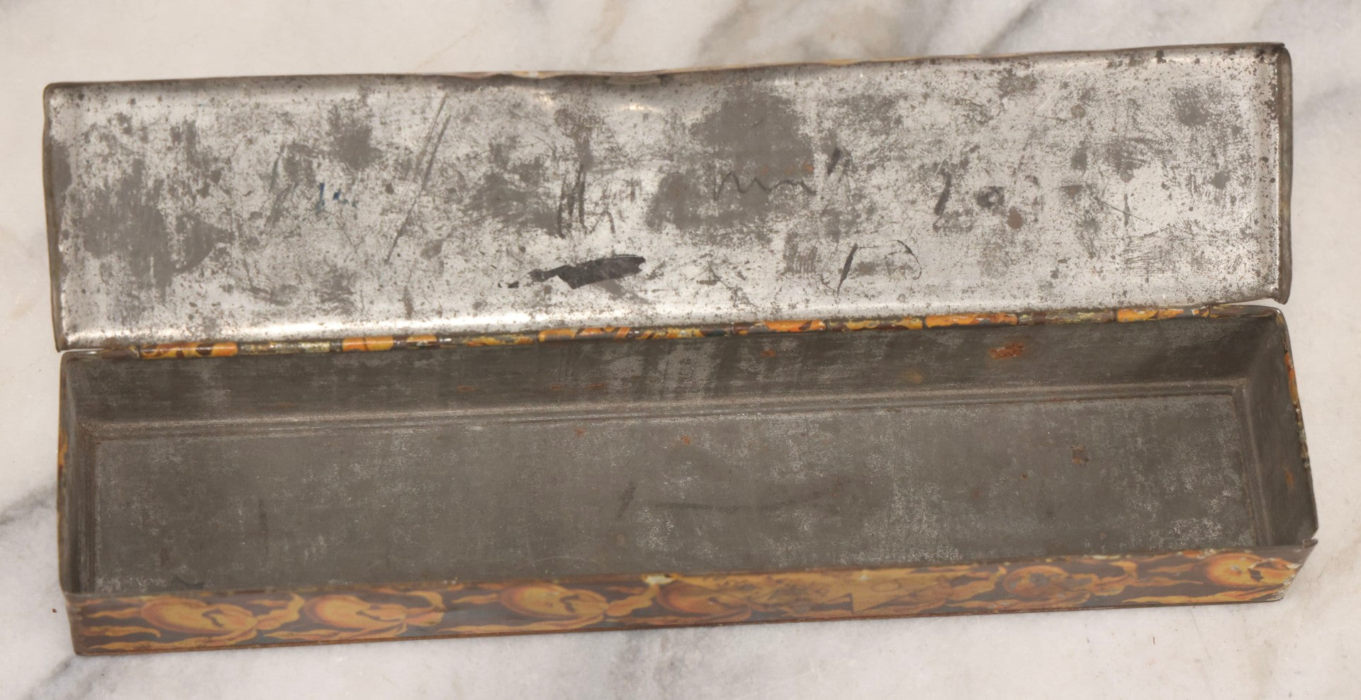 Lot 116 - Antique Wm. S. Kimball & Co. “Monte Cristo” Tobacco Tin With Hinged Lid And Color Lithographed Decoration