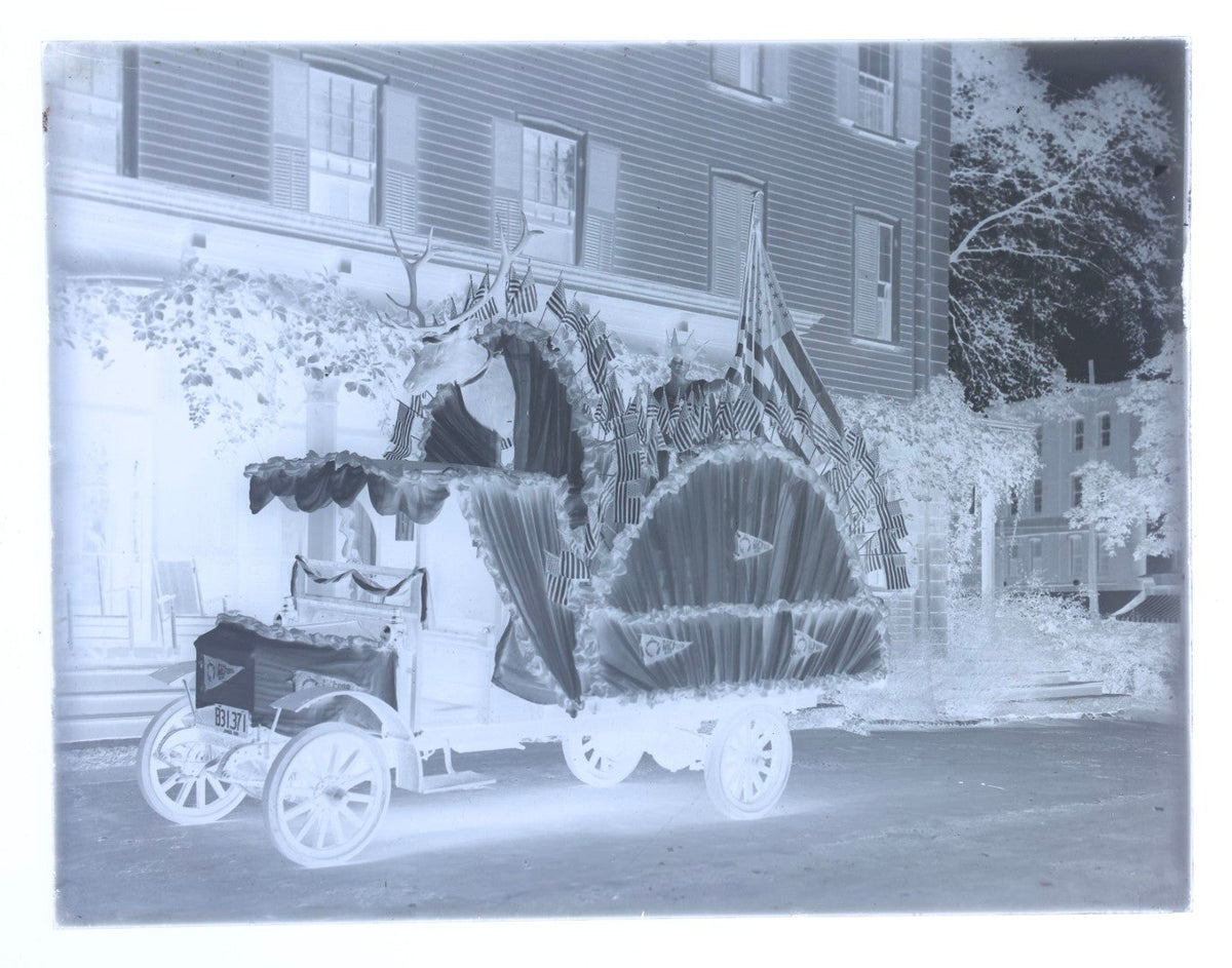Lot 148 - Vintage Glass Plate Photographic Negative Of Parade Float De ...