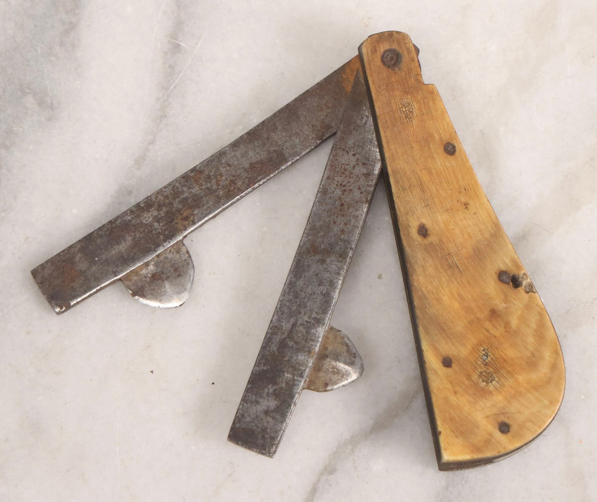 Fleam Examples Lot 017 - Antique 19th Century Two-Blade Bloodletting Fleam With Horn ...