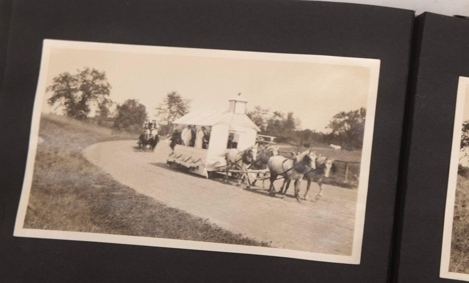 Lot 067 - Early 20th Century Snapshot Photo Album With 150+ Photographs, Connecticut And New England Travel, Horses, Dogs, And Coastal Scenes, Circa 1910–1920