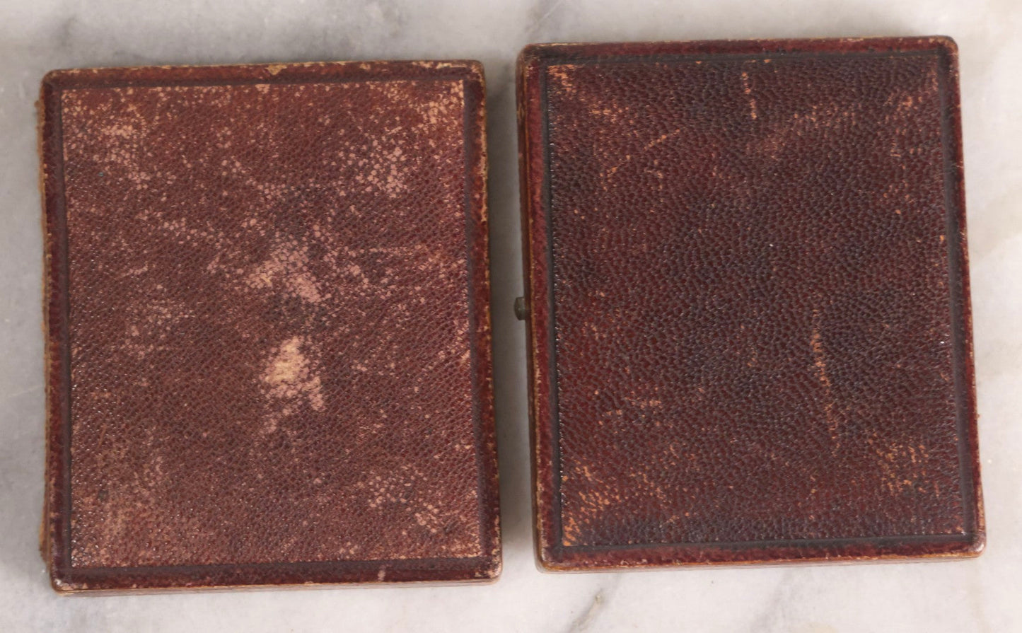 Lot 145 - Antique 1/9th Plate Tintype Photograph Of Young Woman With Curly Hair In A Full Split Leatherette Case