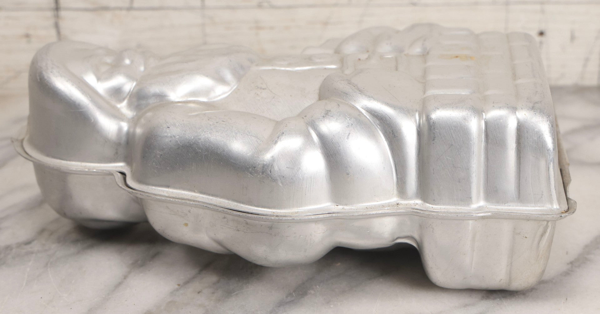 Lot 257 - Vintage Two-Piece Aluminum Santa Claus Chocolate Mold