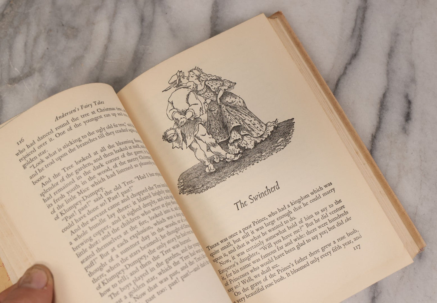 Lot 243 - "Hans Christian Andersen's Fairy Tales" Vintage Children's Book By Hans Christian Andersen, Illustrated By Jean O'Neill, Introduction By May Lamberton Becker, Published By The World Publishing Company, Cleveland And New York, 1946