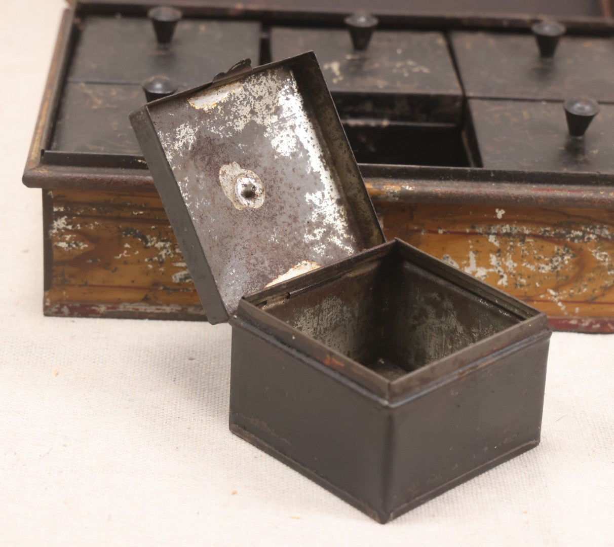 Lot 034 - Antique Toleware Spice Box With Six Interior Tins By Kreamer, Labeled Mace, Cinnamon, Cloves, Allspice, Nutmeg, And Ginger