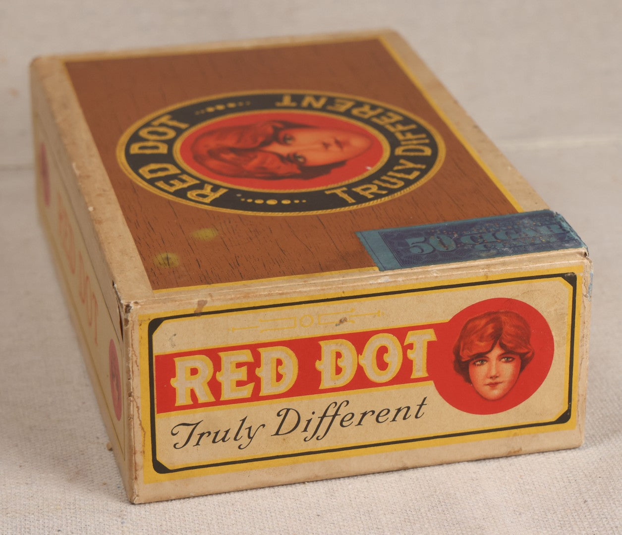Lot 045 - Vintage Red Dot Cigar Box By Federal Cigar Company, Inc., Red Lion, Pennsylvania, With Woman Portrait Graphics, "Now 2 For 5¢"