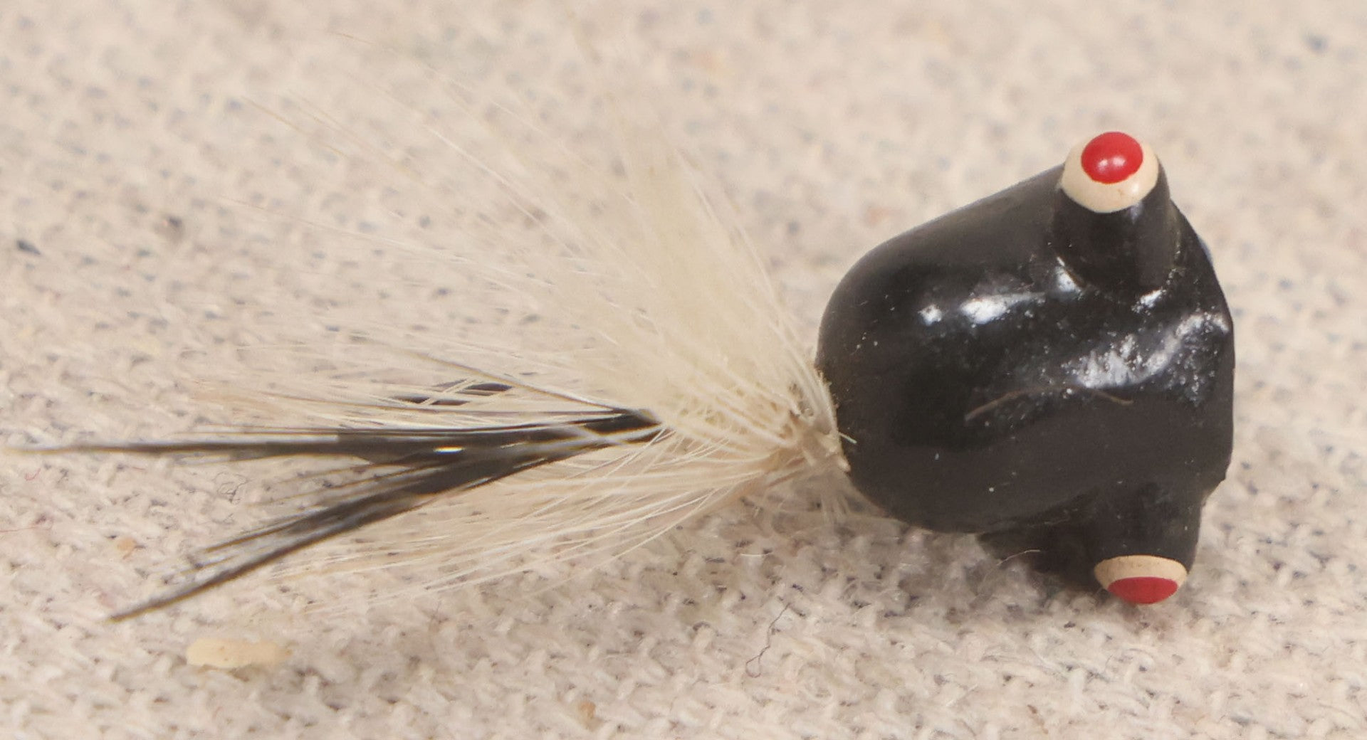Lot 059 - Grouping Of 12 Vintage Fly Fishing Poppers With Painted Bodies And Feather Tails