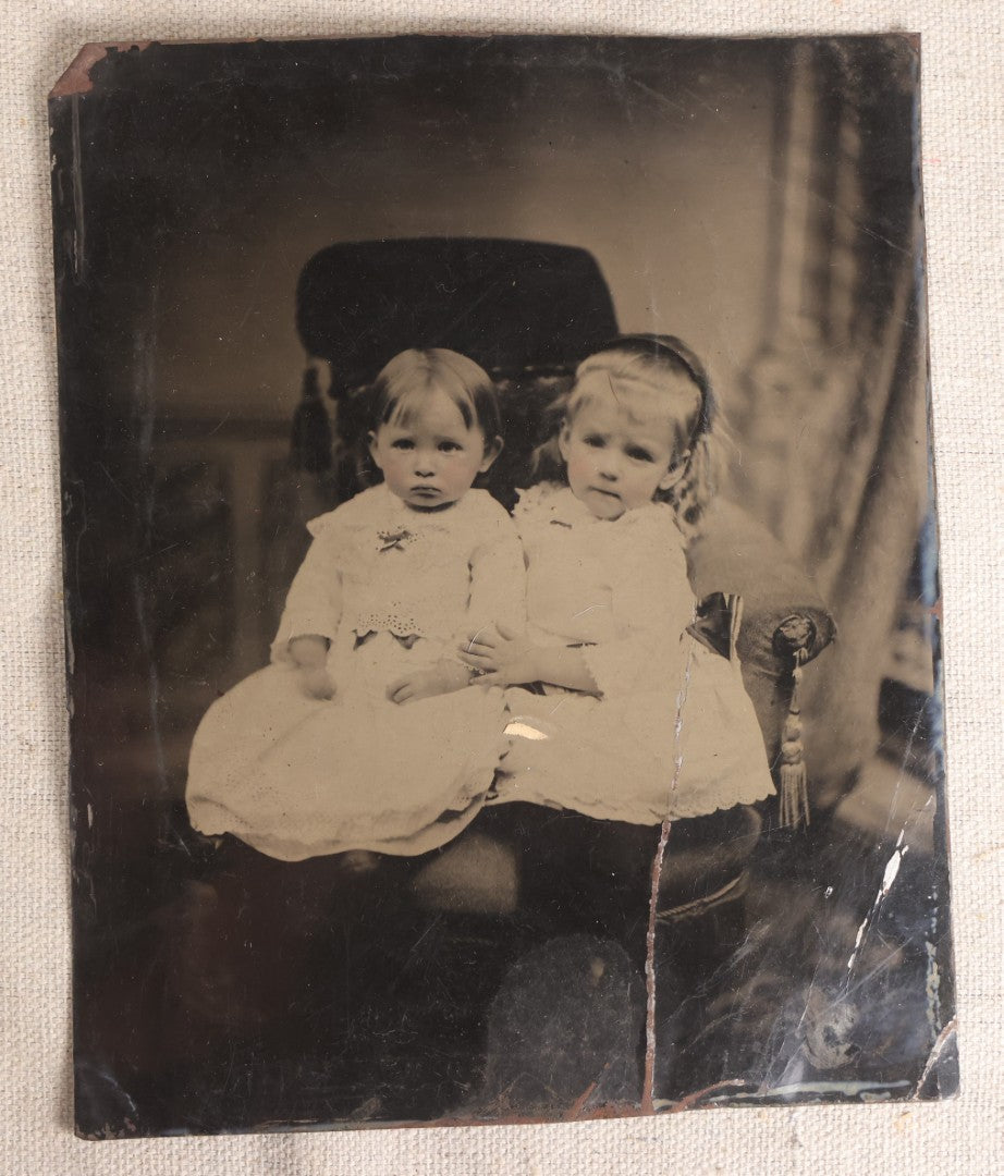 Lot 090 - Grouping Of 16 Antique Tintype Photographs Including A Full Plate Of Two Toddlers, Portraits Of Men, Women, Children, And Families