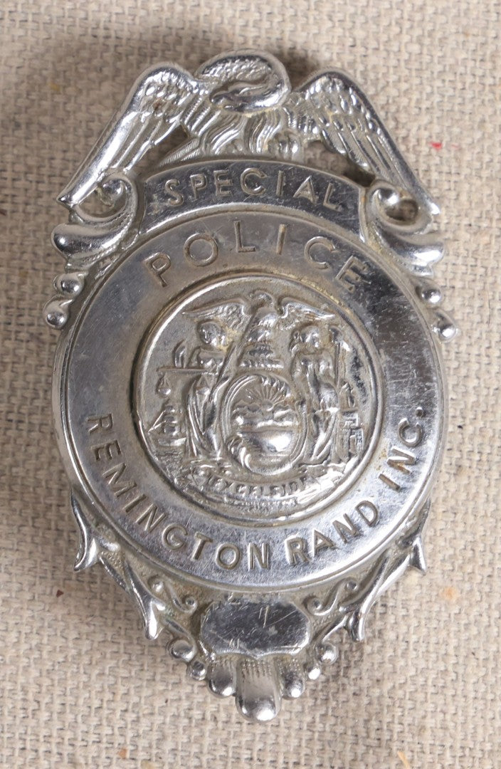 Lot 093 - Pair Of Vintage Security Badges, Remington Rand Inc. Special Police And Wm. J. Burns Int'L Detective Agency Guard No. 30822
