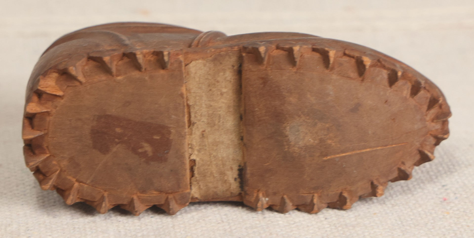 Lot 168 - Antique Folk Art Hand-Carved Wooden Shoe With Lace And Bow Detail And Scalloped Sole Edge