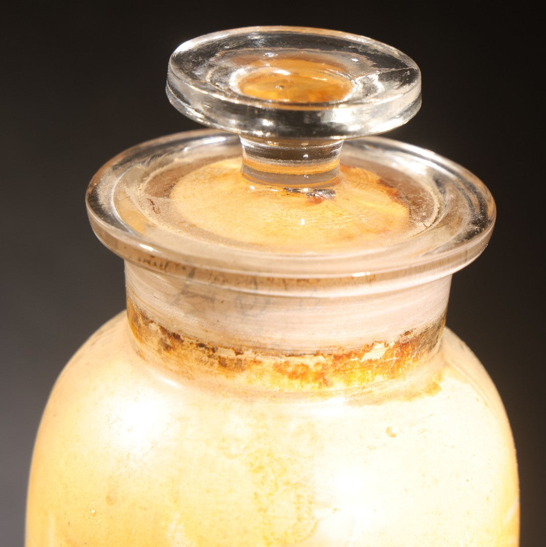 Lot 016 - Antique Apothecary Glass Jar, "P. Zingiber" (Powdered Ginger), Reverse-Painted Gold Glass Label, Glass Stopper, Manufactured By Whitall Tatum Company, U.S.A..