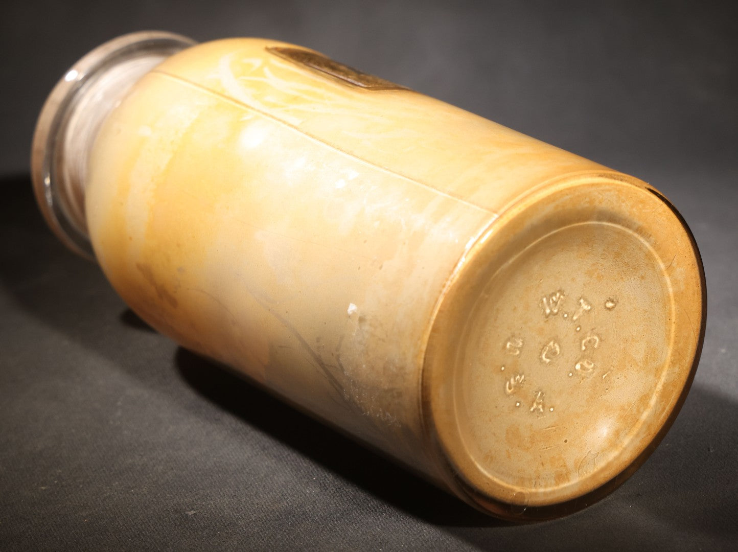Lot 016 - Antique Apothecary Glass Jar, "P. Zingiber" (Powdered Ginger), Reverse-Painted Gold Glass Label, Glass Stopper, Manufactured By Whitall Tatum Company, U.S.A..