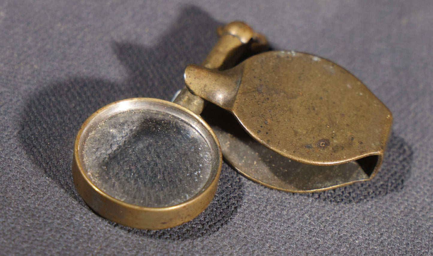 Lot 082 - Antique Brass Folding Pocket Loupe Magnifying Glass With Swivel Ring