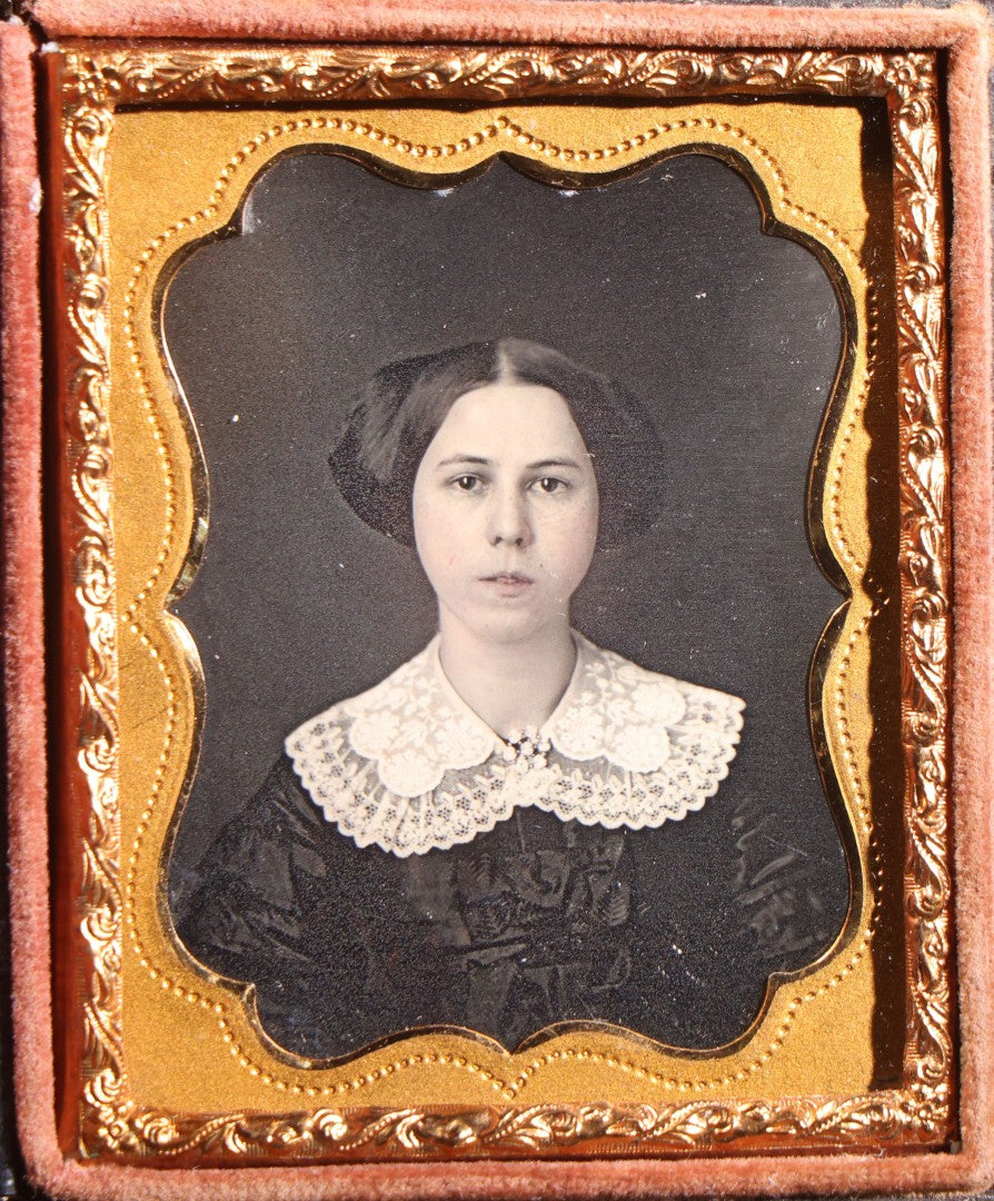 Lot 114 - Antique 1/9th Plate Daguerreotype Photograph, Full Intact Leatherette Union Case, Young Woman In Lace Collar And Dark Dress, Scroll And Medallion Design