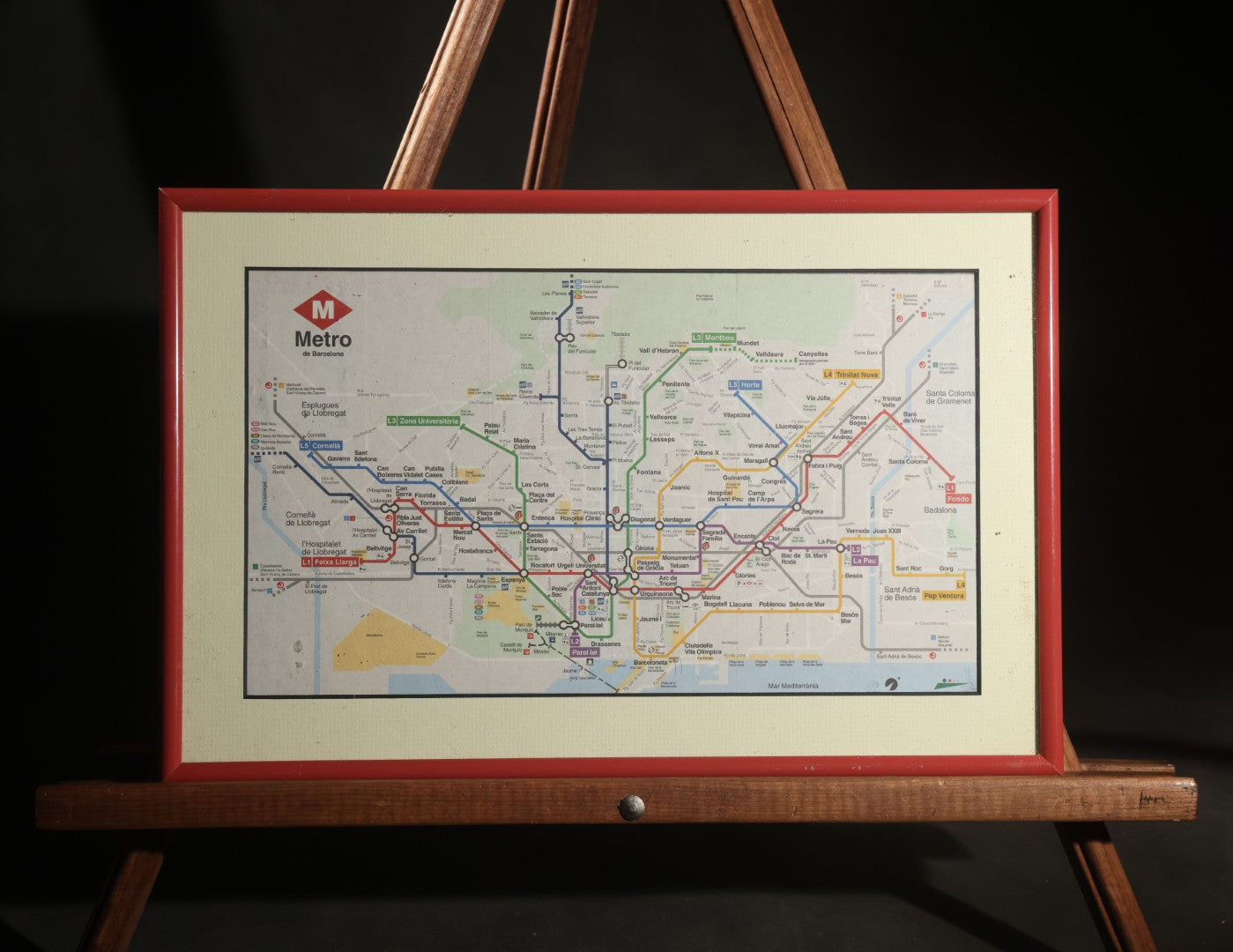 Modern Framed Metro De Barcelona Transit Map, Barcelona, Spain, in Red Metal Frame