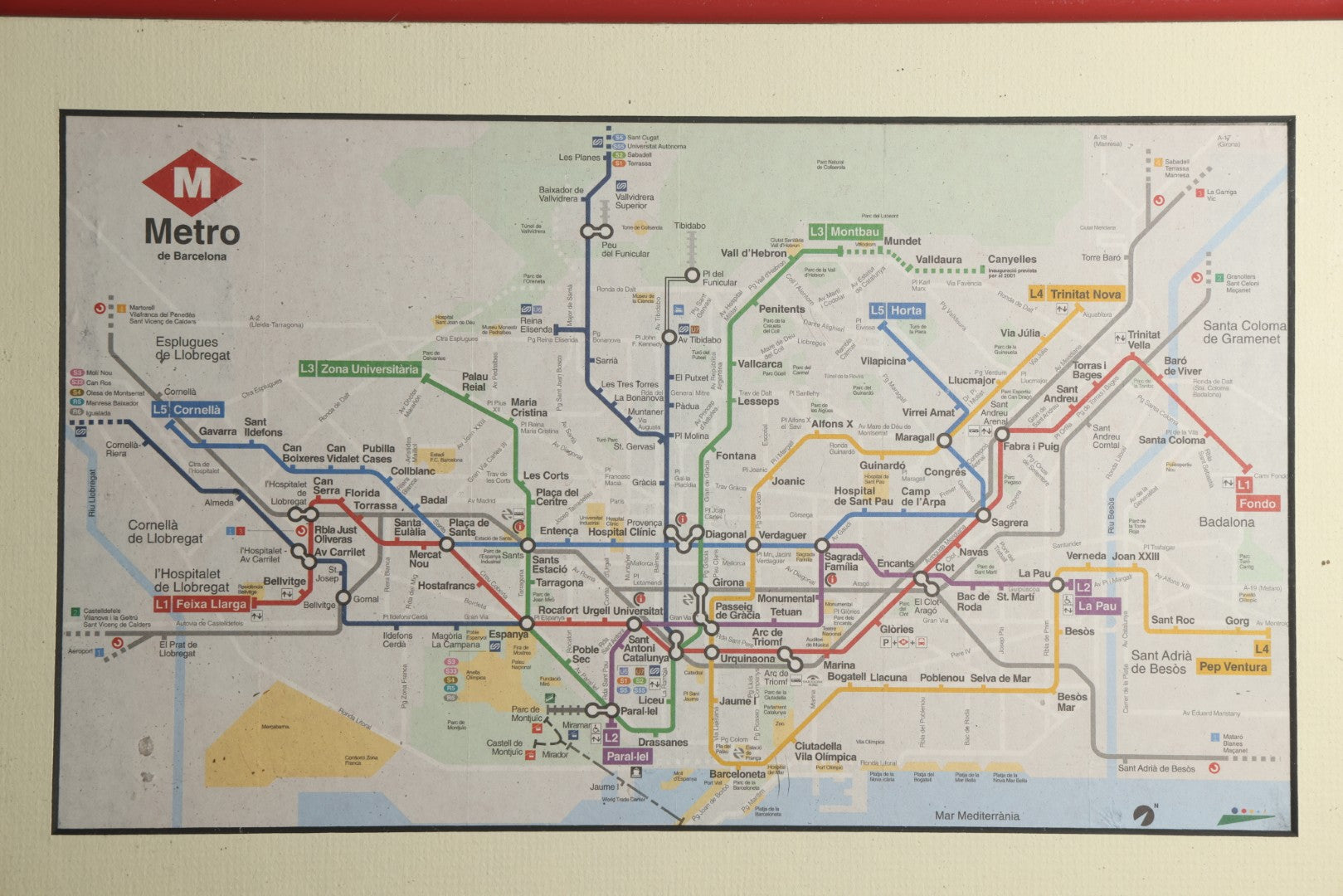 Modern Framed Metro De Barcelona Transit Map, Barcelona, Spain, in Red Metal Frame