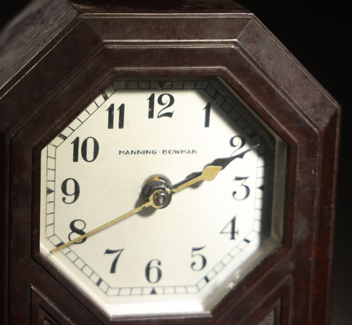 Vintage Manning-Bowman Bakelite Electric Mantle Clock, Octagonal Face, Working, Manufactured by Manning-Bowman & Co., Meriden, Connecticut