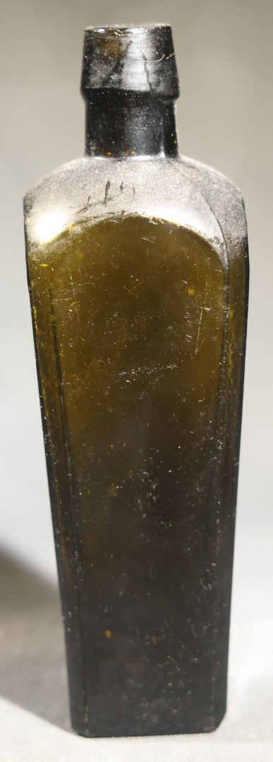 Grouping of Five Antique Case Bottles, Olive Green and Amber Glass, Tapered Square Form, Possible Gin Bottles, 19th Century & 20th century