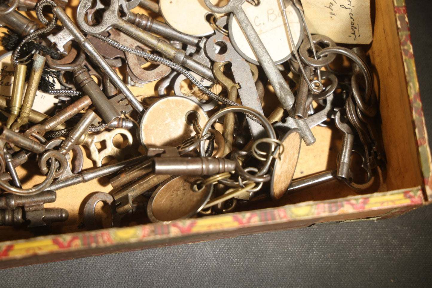 Vintage HAV-A-TAMPA 10 Cent Cigar Box Filled with Skeleton Keys, Tampa, Florida, As Found
