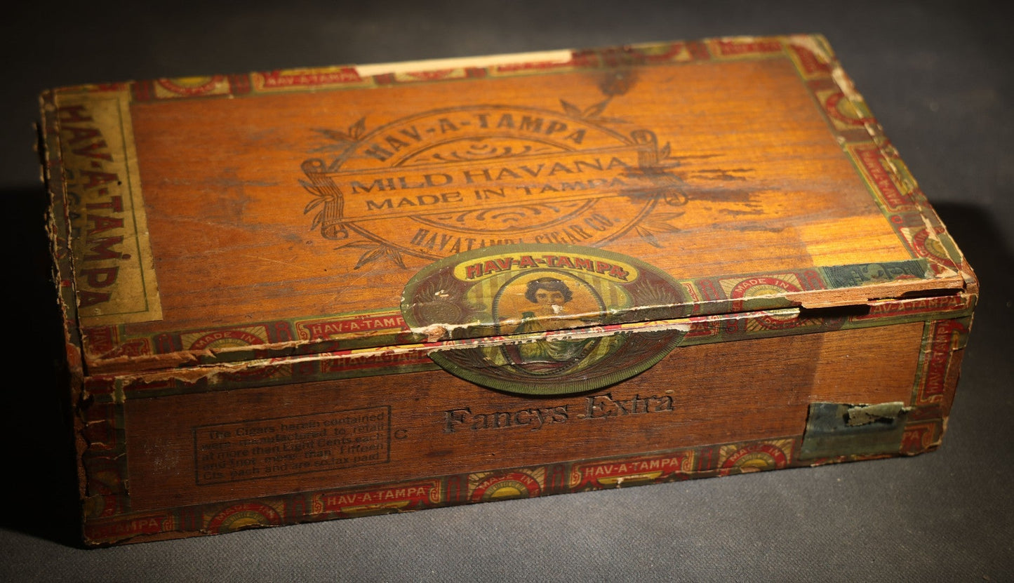 Vintage HAV-A-TAMPA 10 Cent Cigar Box Filled with Skeleton Keys, Tampa, Florida, As Found